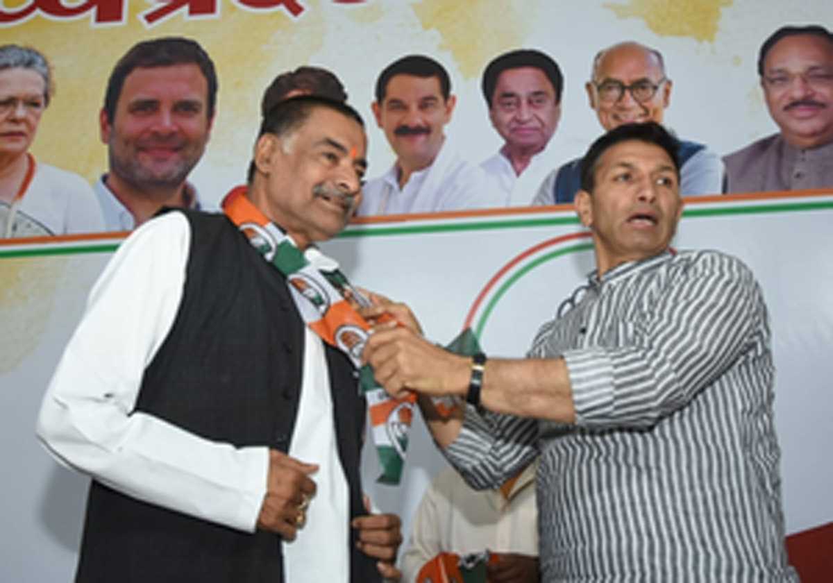 मध्य प्रदेश में पूर्व विधायक कांग्रेस में शामिल